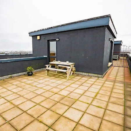Dockland - Penthouse Apartment Galway